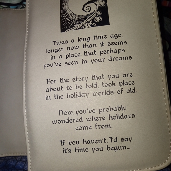 BEWITCHING AND CHARMING TIM BUTTONS NIGHTMARE BEFORE CHRISTMAS PURSE - Picture 5 of 11